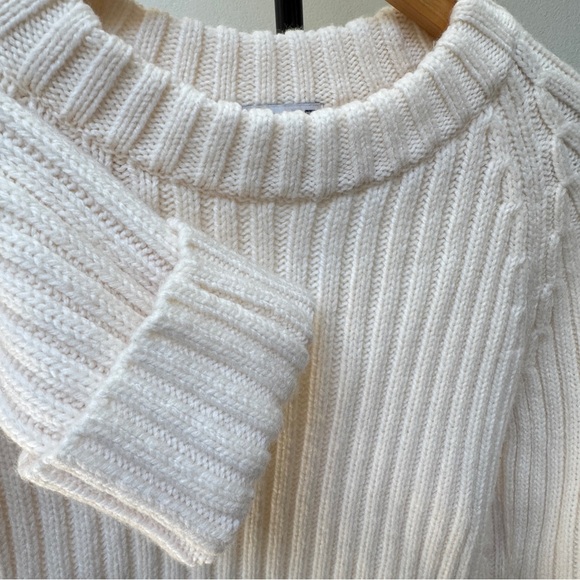 Uniqlo x JW ANDERSON Cream Ribbed Crew Neck Sweater - Picture 3 of 3